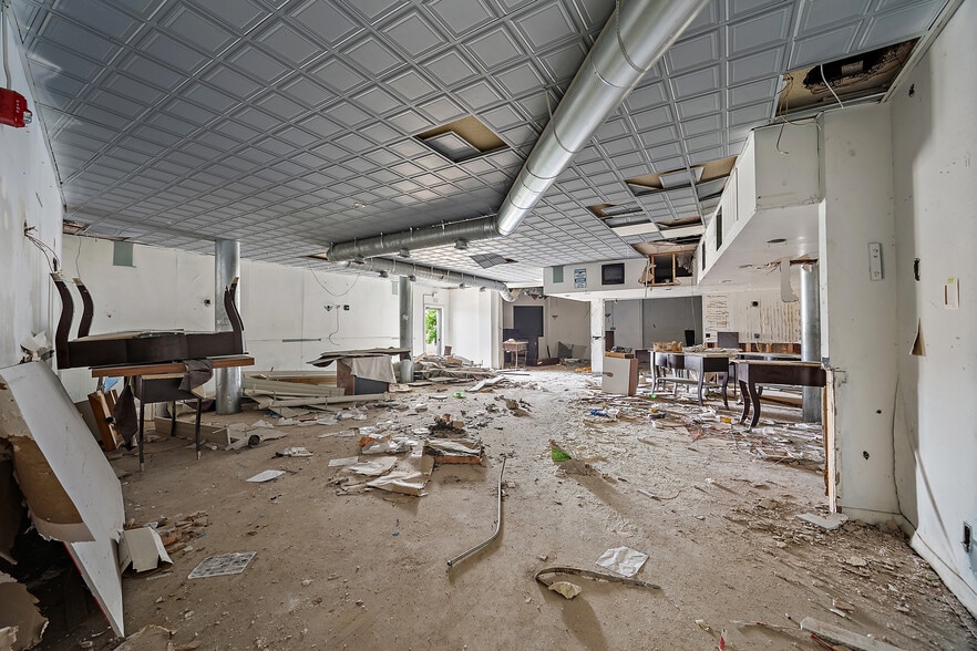 More Photos Of 2001 N Hudson Ave, Pueblo Hotel For Sale