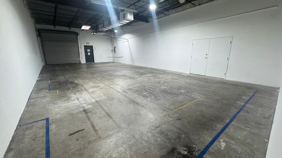 More Photos Of 1684 N Belcher Rd, Clearwater Flex For Lease