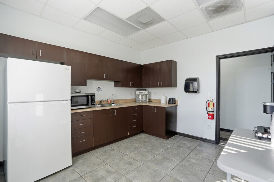 More Photos Of 3301 Del Prado Blvd S, Cape Coral Office For Sale