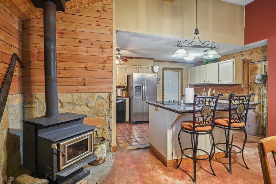 More Photos Of 19493 Keenan Cut Off Rd, Montgomery Office Residential For Sale