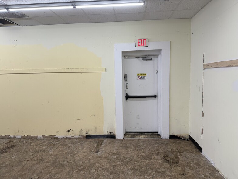 More Photos Of 110 W South St, Groton Freestanding For Sale
