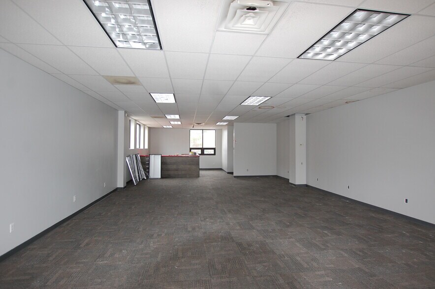 More Photos Of 405 W Third St, Jamestown Unknown For Lease