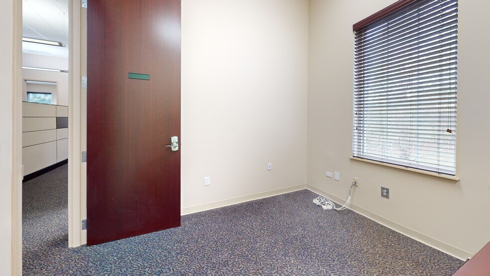 More Photos Of 500 Plantation Park Dr, Loganville Office For Lease
