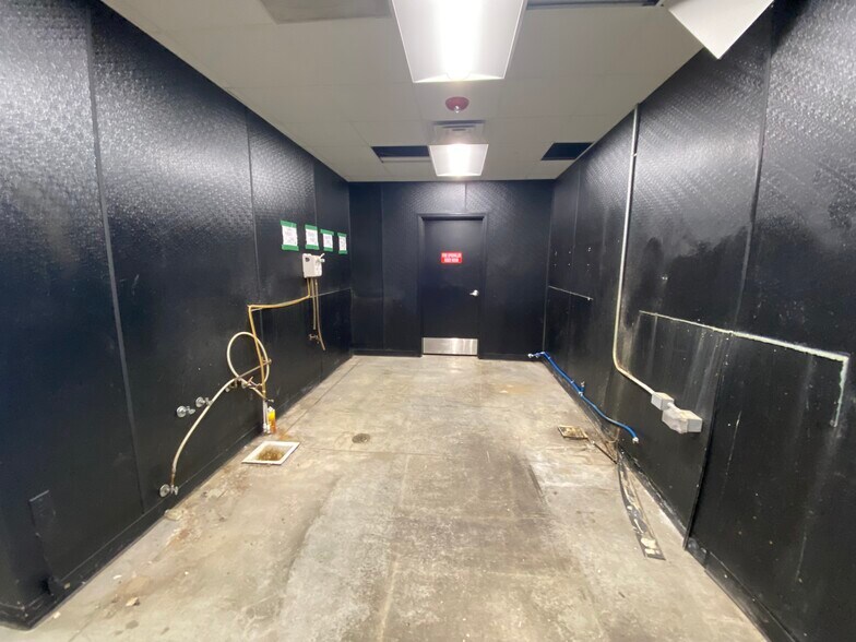 More Photos Of 2120 Ingersoll Ave, Des Moines Restaurant For Sale