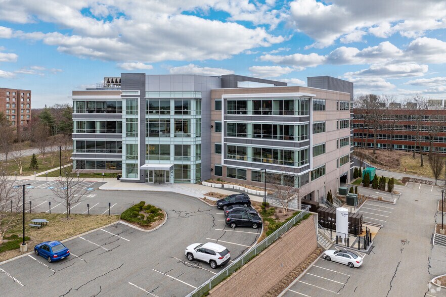 More Photos Of 4 Burlington Woods Dr, Burlington Office For Lease