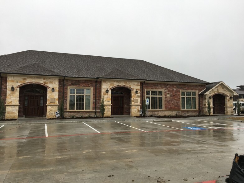More Photos Of 8668 John Hickman Pky, Frisco Medical For Lease