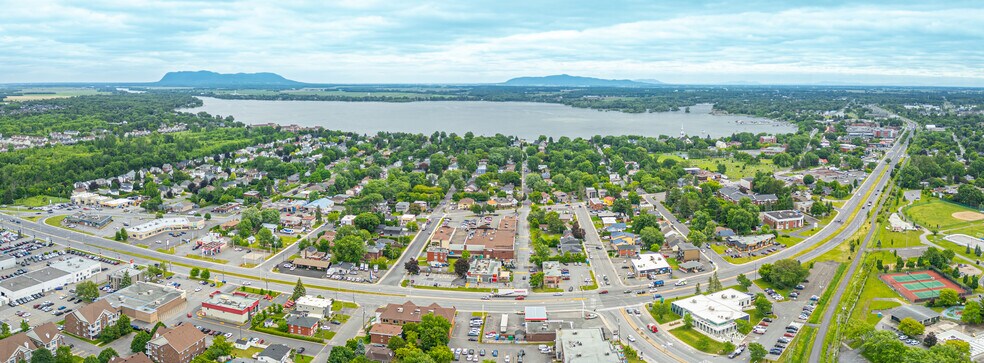 More Photos Of 900 Boul De Périgny, Chambly Freestanding For Lease