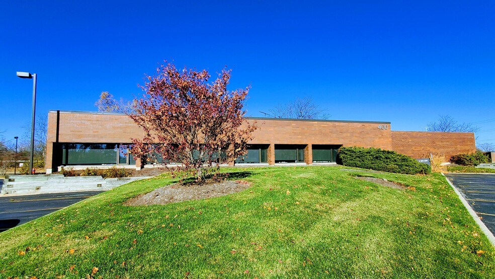 More Photos Of 666 Dundee Rd, Northbrook Office For Sale