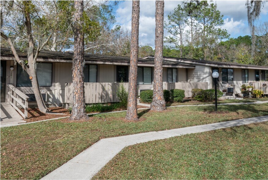 More Photos Of 409 Jefferson Ave, Orange Park Apartments For Sale