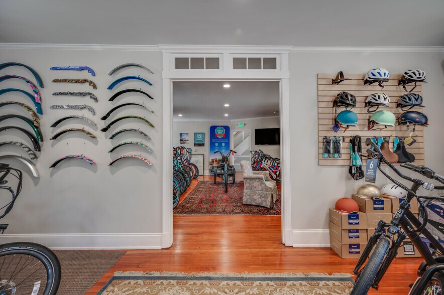 More Photos Of 1901 Monkton Rd, Monkton Storefront Retail Office For Sale