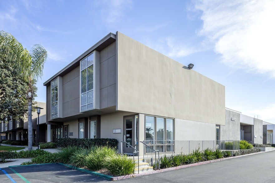 More Photos Of 4000 Birch St, Newport Beach Office For Lease
