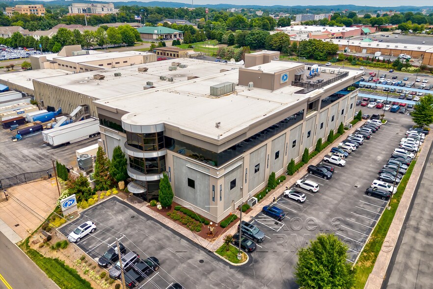 More Photos Of 9600 Parkside, Knoxville Distribution For Lease