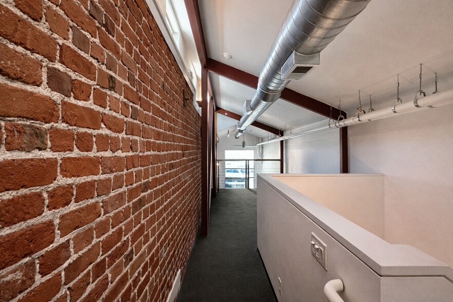 More Photos Of 4 Bank St, San Anselmo Flex For Lease