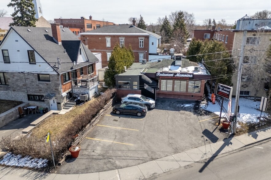 Primary Photo Of 4972 Boul Léger, Montréal Restaurant For Sale
