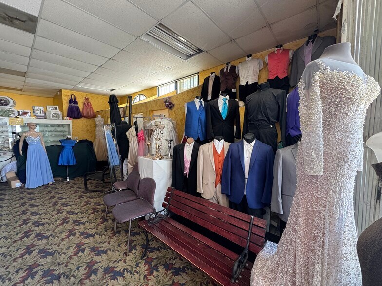 More Photos Of 413 W Whittier Blvd, Montebello General Retail For Sale