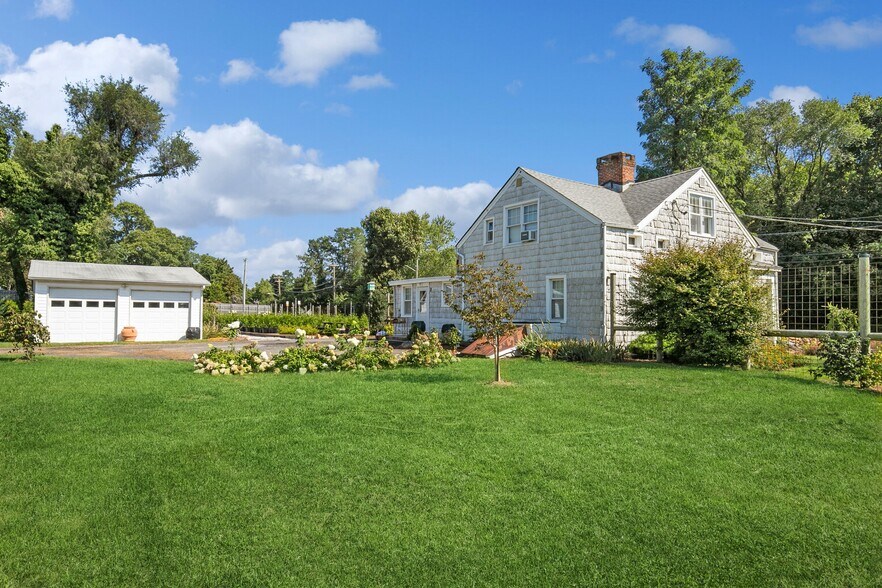 More Photos Of 185 N Country Rd, Mount Sinai Garden Center For Sale