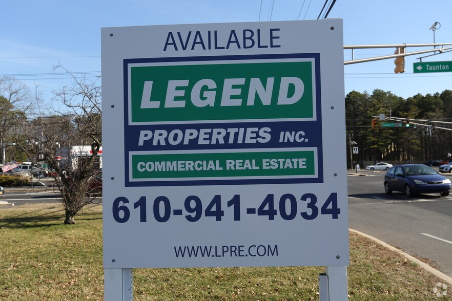 More Photos Of 207 Tuckerton Rd, Medford Bank For Lease