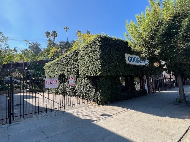 More Photos Of 11352 Ventura Blvd, Studio City Office For Lease