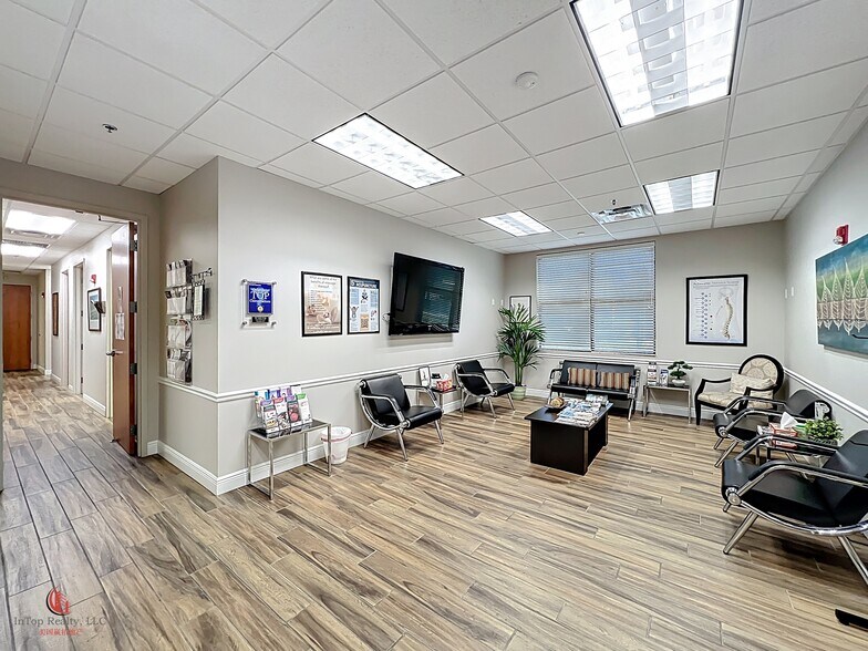 More Photos Of 1507 S Hiawassee Rd, Orlando Medical For Lease