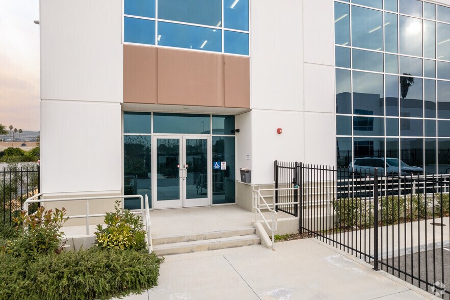 More Photos Of 802 Echelon Ct, City of Industry Warehouse For Lease