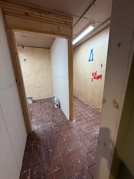 More Photos Of 237 E Main St, Yadkinville Freestanding For Sale