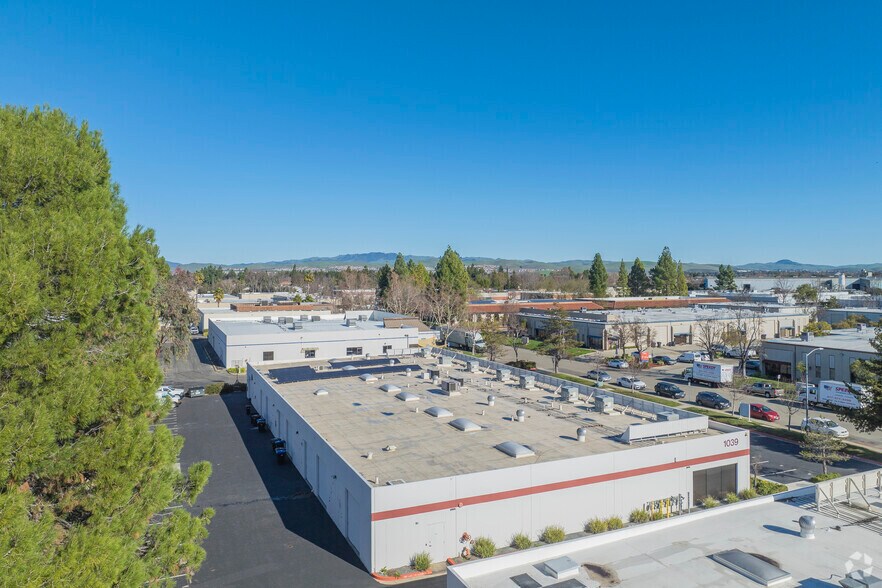 More Photos Of 1039 Serpentine Ln, Pleasanton Light Distribution For Lease