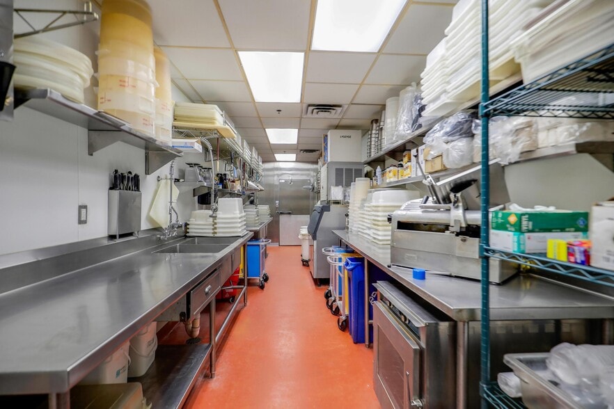 More Photos Of 220 Lowry Ave NE, Minneapolis Storefront Retail Residential For Sale