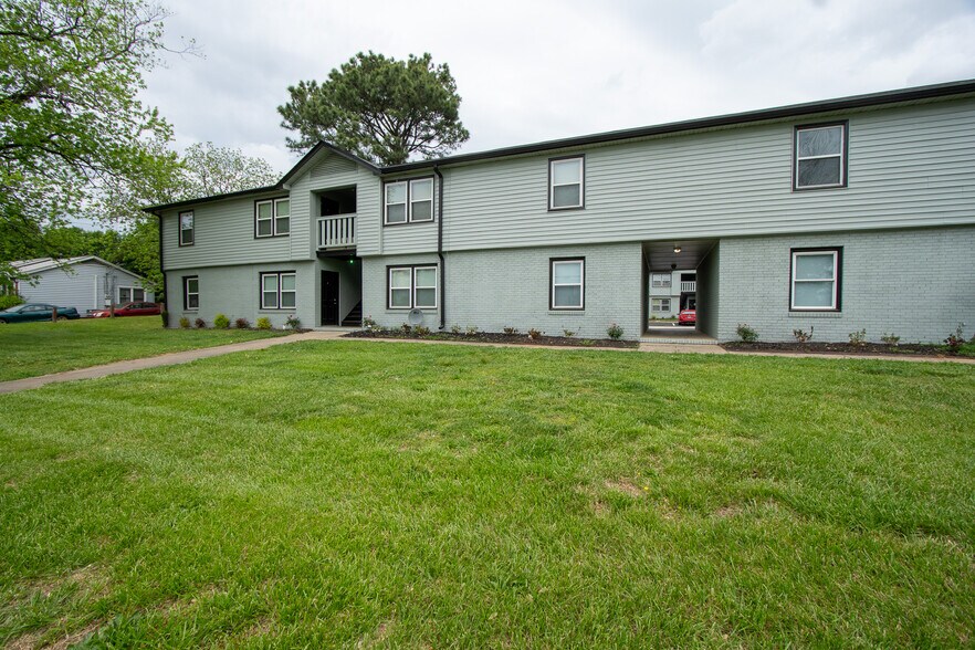 More Photos Of 2607 Cedarhurst Dr, Charlotte Apartments For Sale