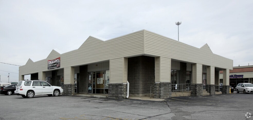 More Photos Of 1800-1950 S Glenstone Ave, Springfield Unknown For Lease