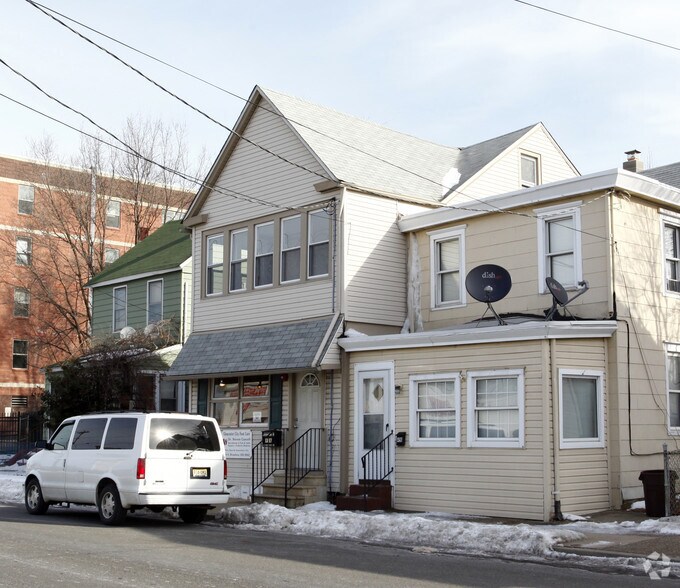 More Photos Of 456 S Broadway, Gloucester City Office Residential For Lease