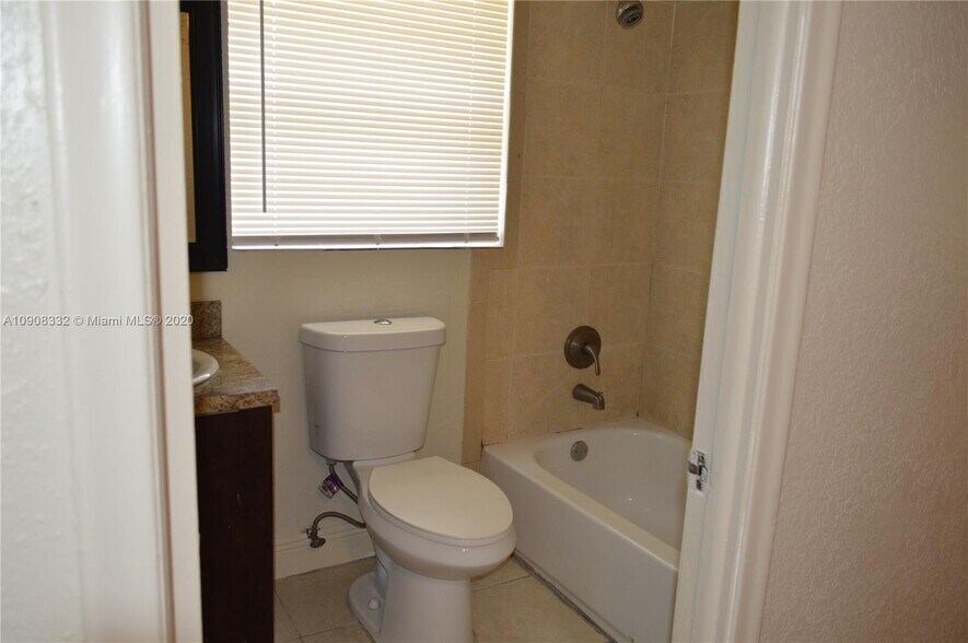 More Photos Of 1741 SW 40th Ter, Fort Lauderdale Apartments For Sale