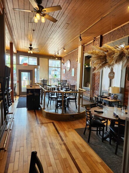 More Photos Of 234 Western Ave, Albany Restaurant For Sale