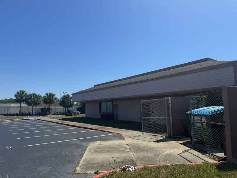 More Photos Of 841 Ridgewood Ave, Daytona Beach Restaurant For Sale