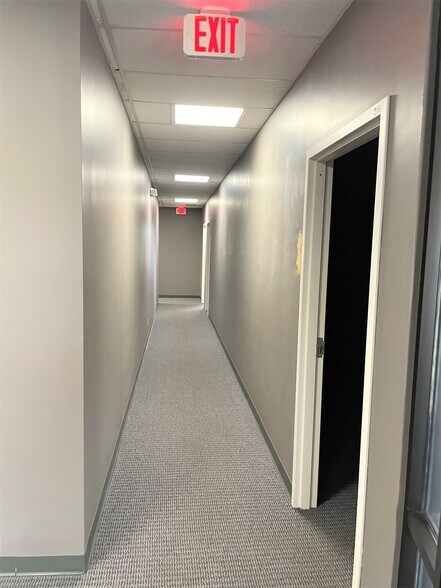 More Photos Of 15 N 3rd St, Newark Loft Creative Space For Lease