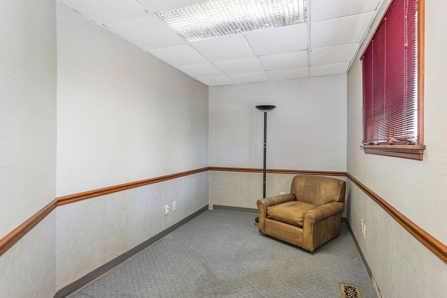More Photos Of 5850 Boymel Dr, Fairfield Medical For Sale