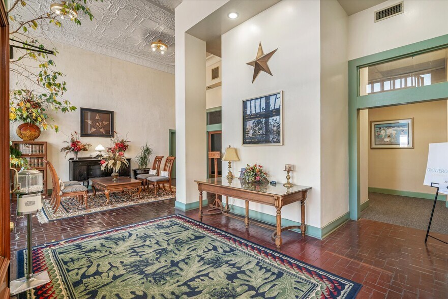 More Photos Of 102 E Moore Ave, Terrell Office For Sale