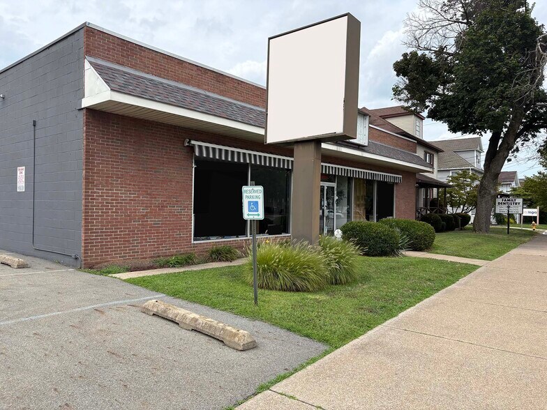 Primary Photo Of 934 Wyoming Ave, Forty Fort Freestanding For Sale