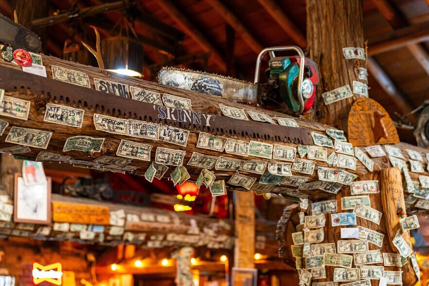 More Photos Of 7000 Graves Creek Rd, Lolo Bar For Sale