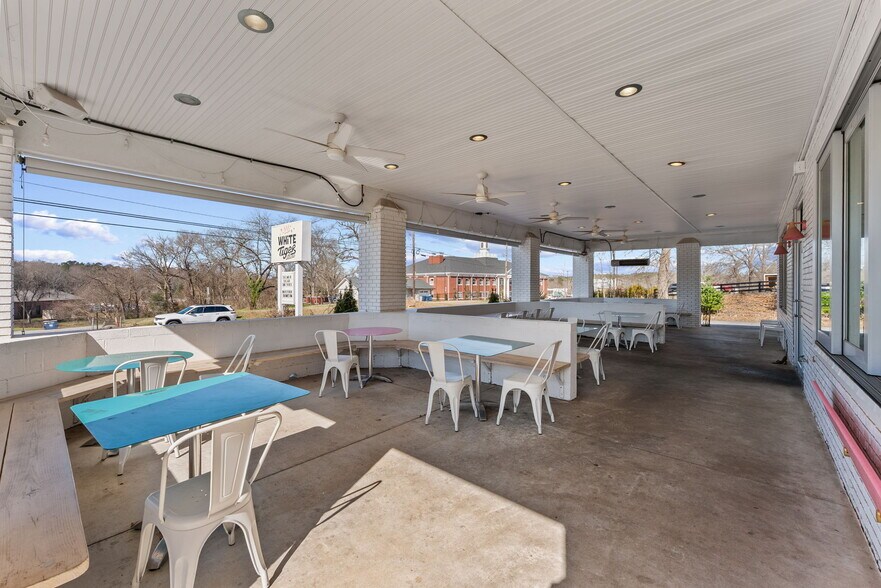 More Photos Of 64 N Main St, Watkinsville Restaurant For Sale