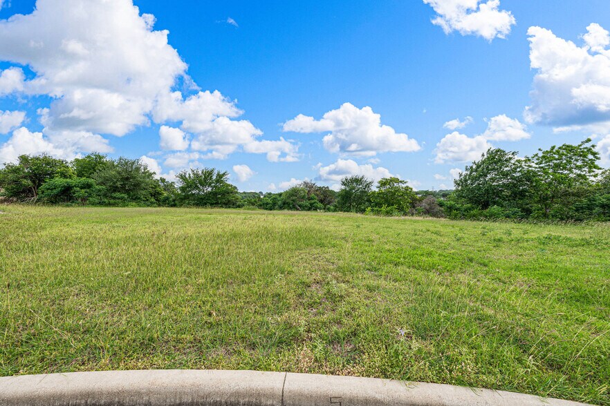 More Photos Of The Enclave, Waco Land For Sale