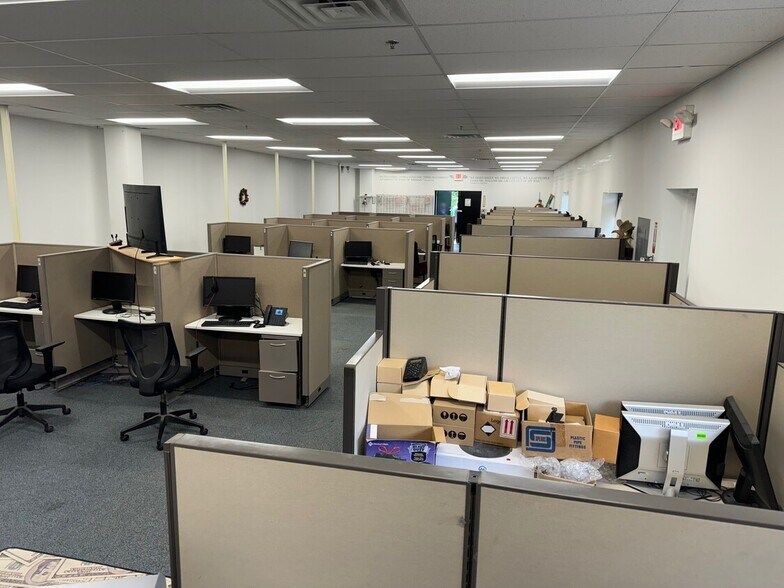 More Photos Of 1811 N Topping Ave, Kansas City Office For Lease