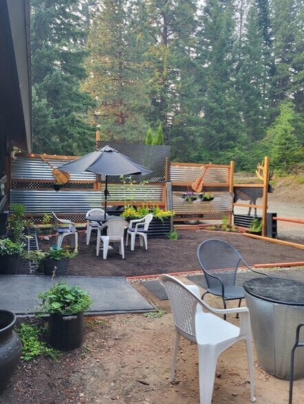 More Photos Of 14254 Salmon La Sac Rd, Ronald Restaurant For Sale