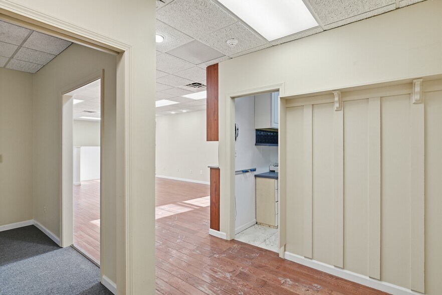 More Photos Of 37 Prospect St, East Longmeadow Storefront Retail Office For Lease