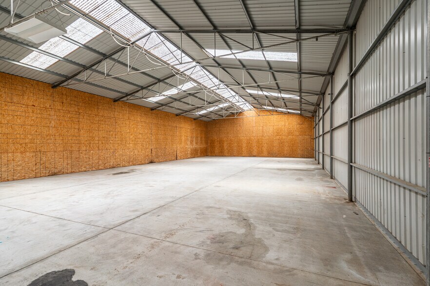 More Photos Of 35650 Hidden Springs Rd, Hemet Warehouse For Lease