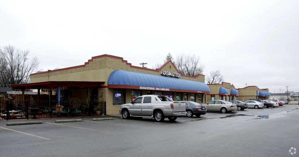 Primary Photo Of 501-523 W Hiwy 50 St, O'Fallon Storefront For Lease