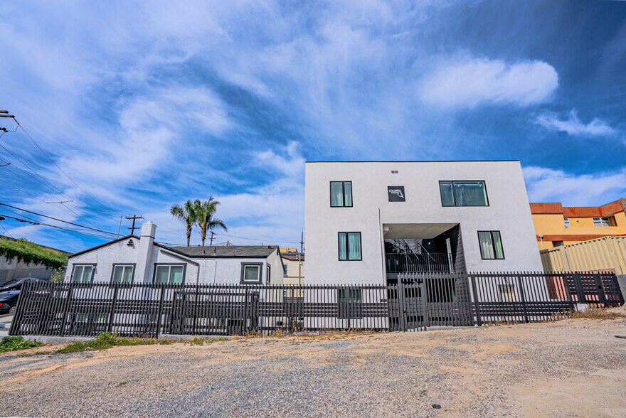 More Photos Of 2519 Columbia St, San Diego Apartments For Sale