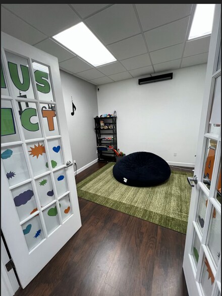 More Photos Of 42450 Hayes Rd, Clinton Township Medical For Lease