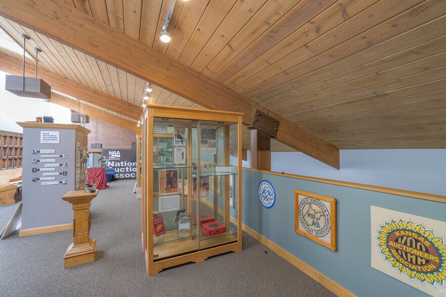 More Photos Of 8880 Ballentine St, Overland Park Office For Sale