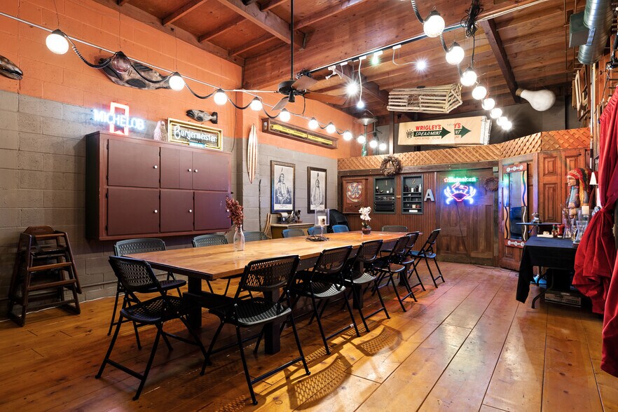 More Photos Of 1006 N Idaho St, San Mateo Service For Sale