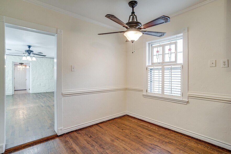 More Photos Of 113 N Tarrant St, Crowley Office For Sale